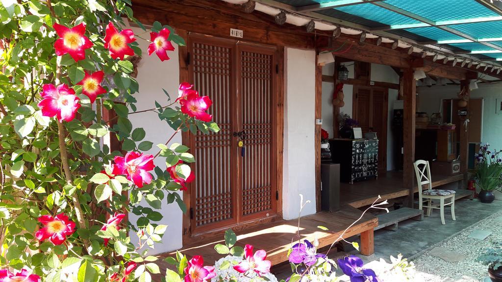 1928 Suimmaru Hanok Guesthouse จอนจู ภายนอก รูปภาพ