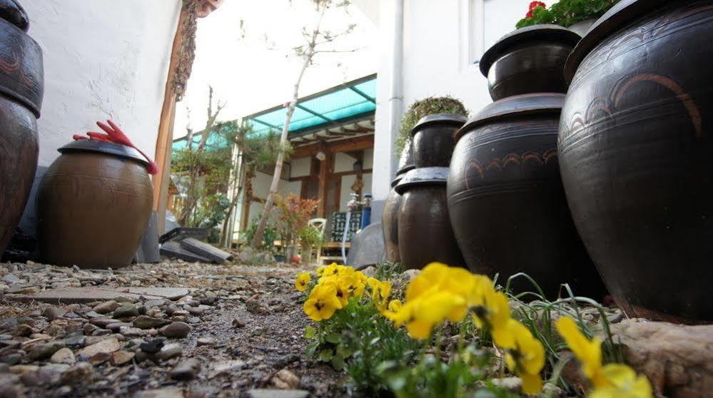 1928 Suimmaru Hanok Guesthouse จอนจู ภายนอก รูปภาพ