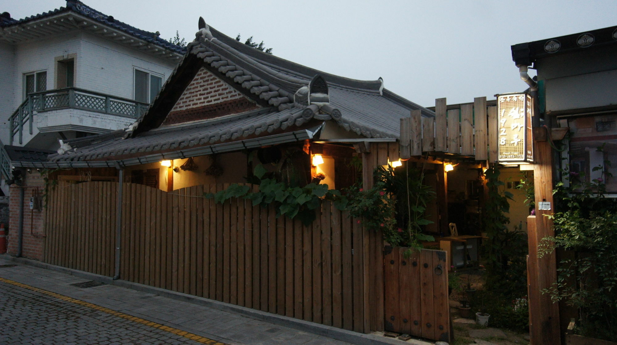 1928 Suimmaru Hanok Guesthouse จอนจู ภายนอก รูปภาพ